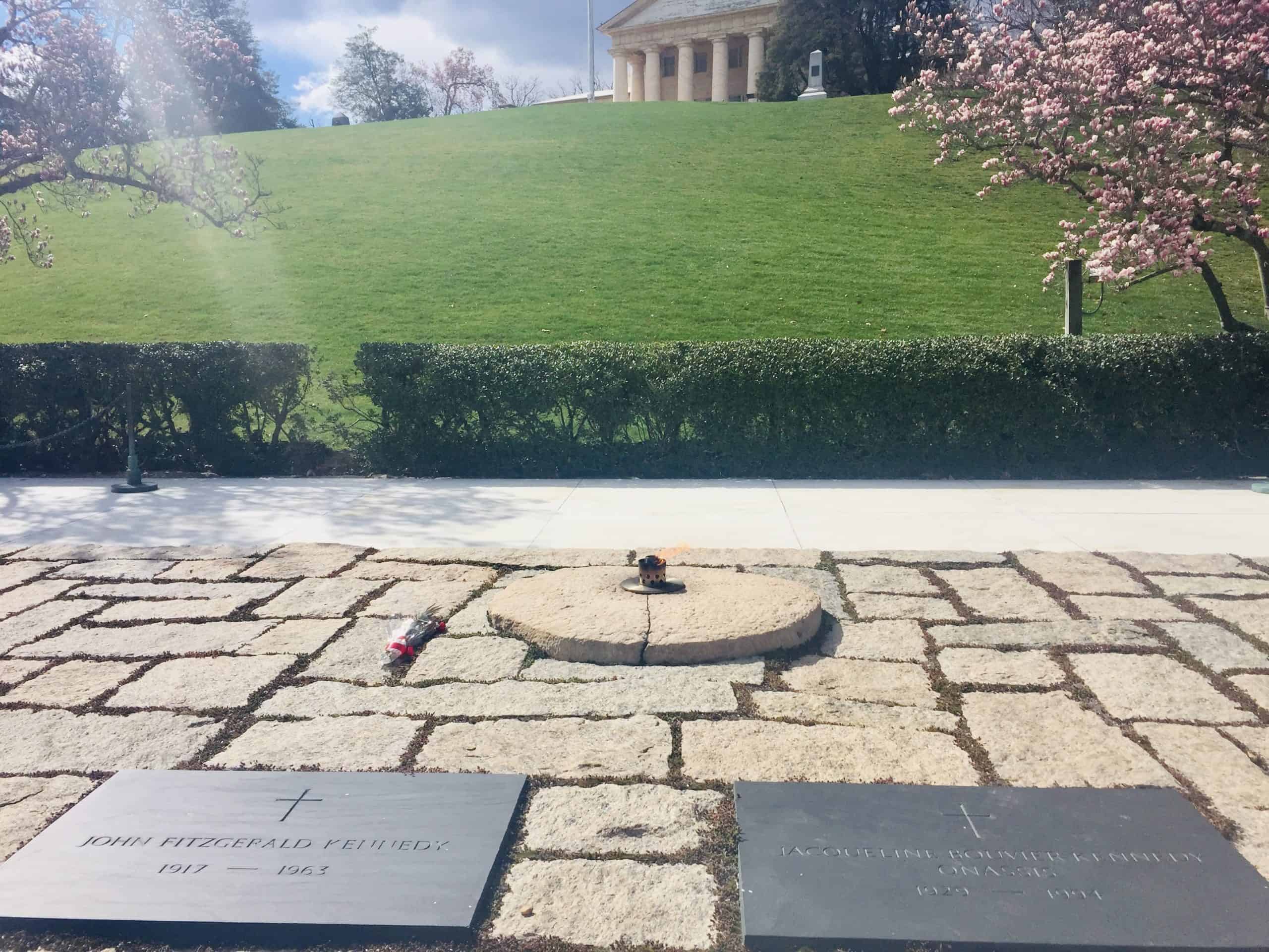 Graves of President & First Lady - But don't miss the Artlington House above them.