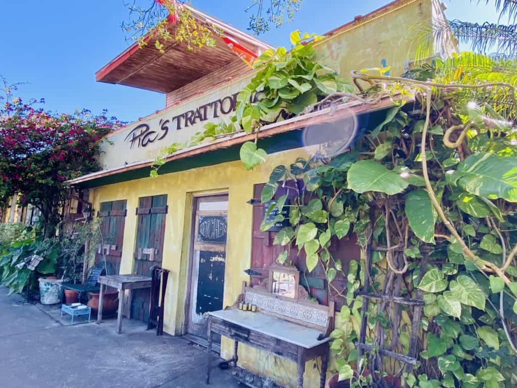 Pia's Trattoria has a Tuscan looking exterior. It is one Gulfport FL Restaurants.