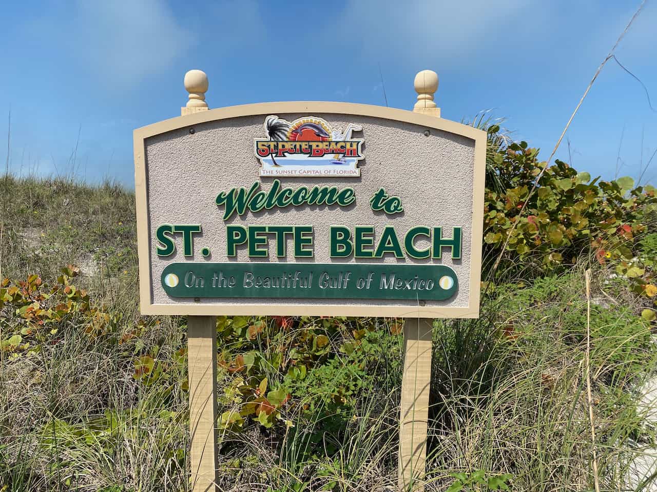 beach signage that reads welcome to st pete beach fl