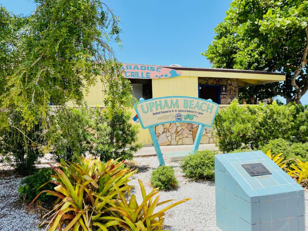Upham Beach Park in St Pete Beach and Paradise Grill location. What to do in St Pete Beach?  Play Volleyball at Upham Beach Park for free. 