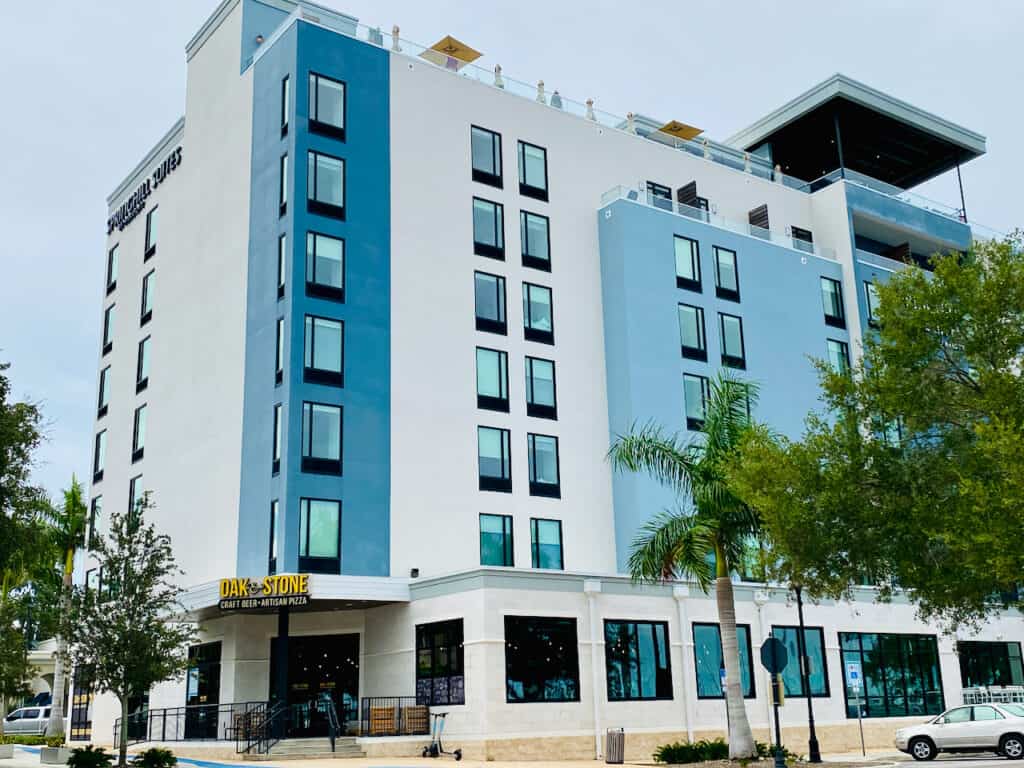 Photo of hotel and restaurant in Bradenton FL.  Oak and Stone Bradenton is located on Main Street within feet of the marina and Pier 22 restaurant.  