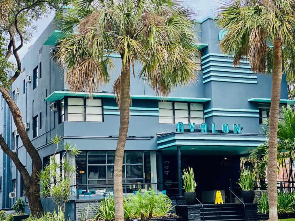 The Avalon Hotel Exterior Photo