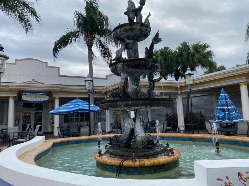 Safety Harbor Resort & Spa showing the front with a fountain