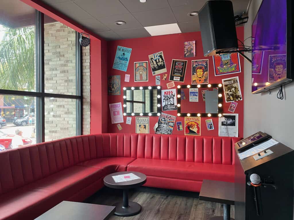 Lala karaoke rooms