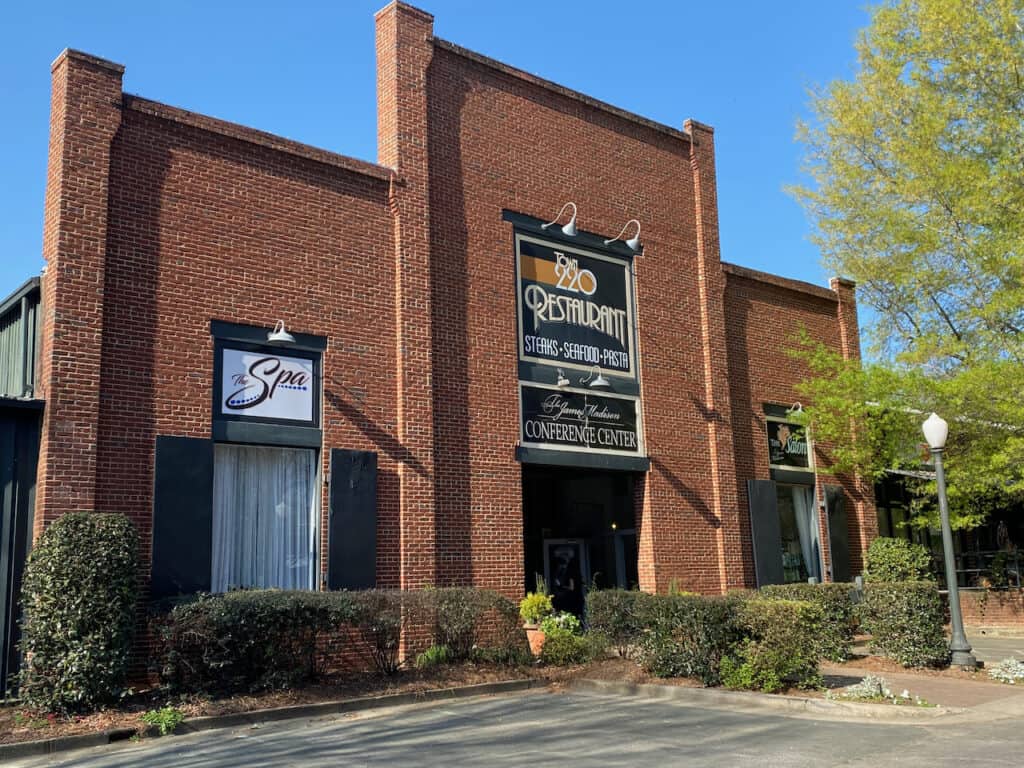 Town 220 Restaurant